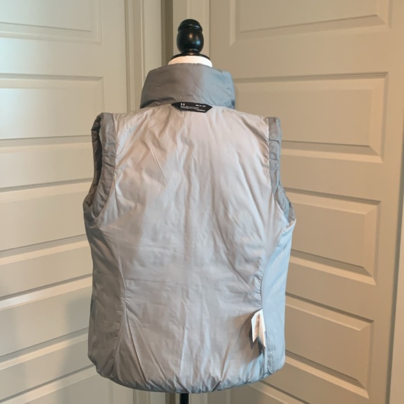 UNDER ARMOUR Women’s Fitted Puffer Vest - Picture 14 of 16